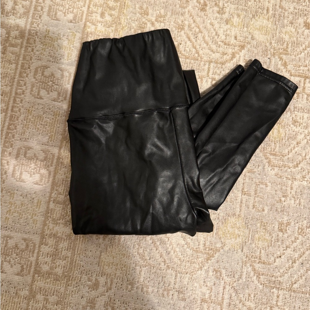 Aritzia Wilfred Free Faux Leather Leggings